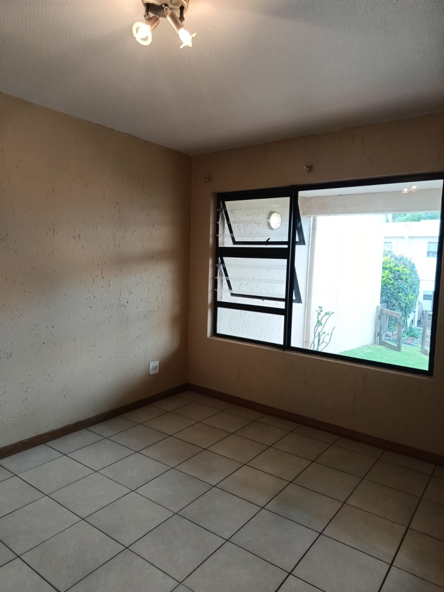 1 Bedroom Property for Sale in Weltevreden Park Gauteng