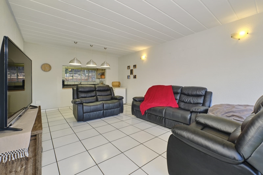 2 Bedroom Property for Sale in Weltevreden Park Gauteng