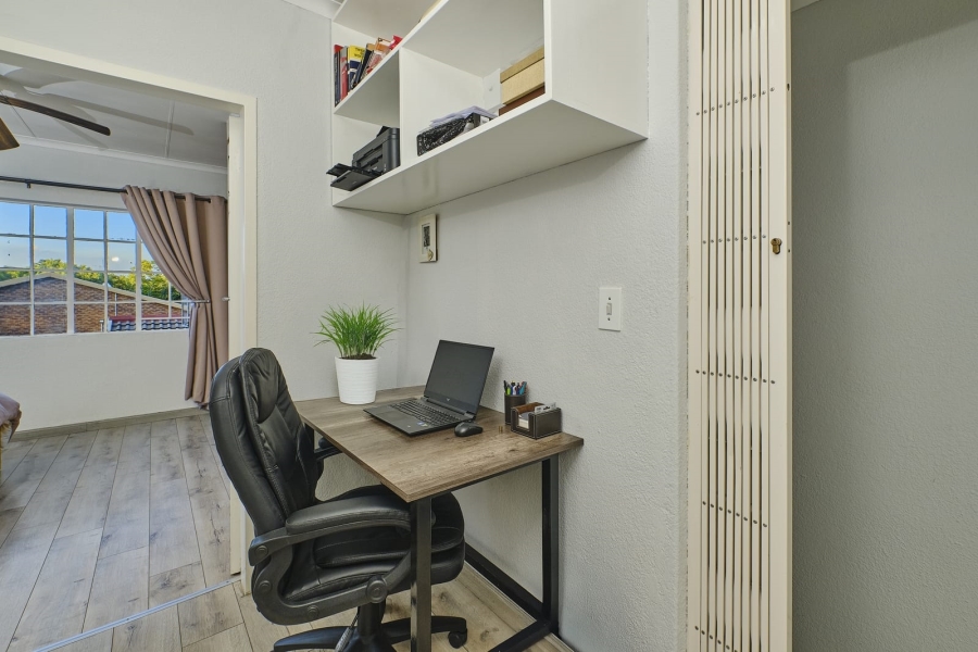 2 Bedroom Property for Sale in Weltevreden Park Gauteng