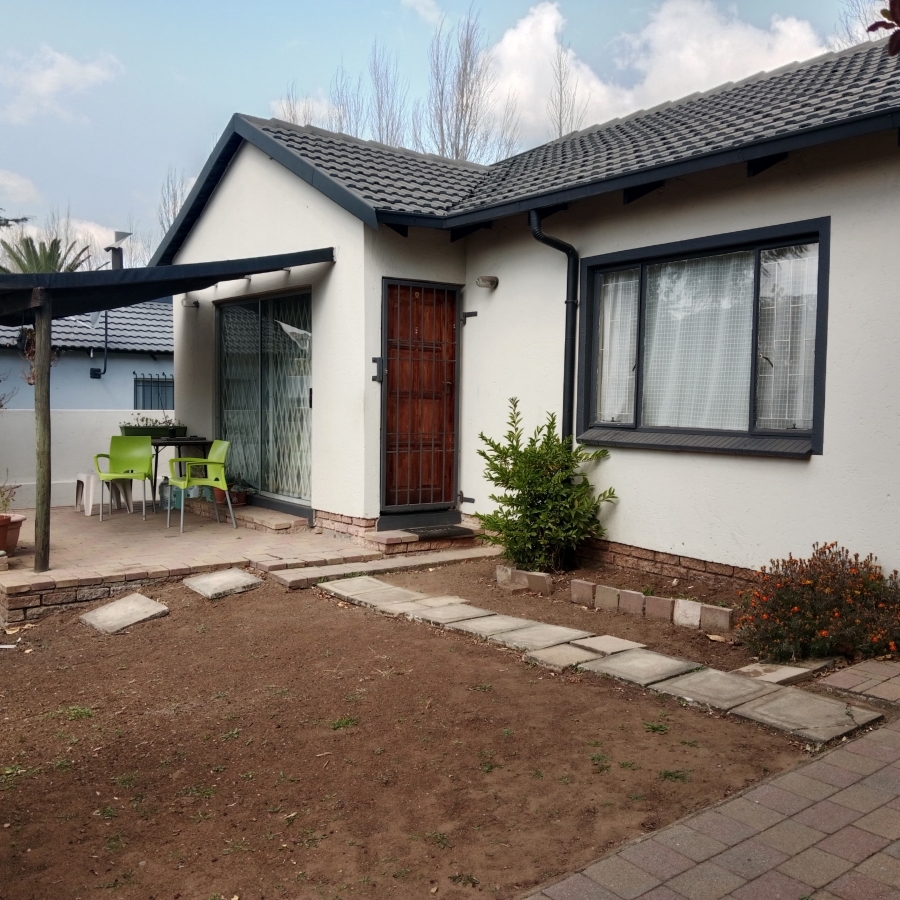 2 Bedroom Property for Sale in Noordwyk Gauteng