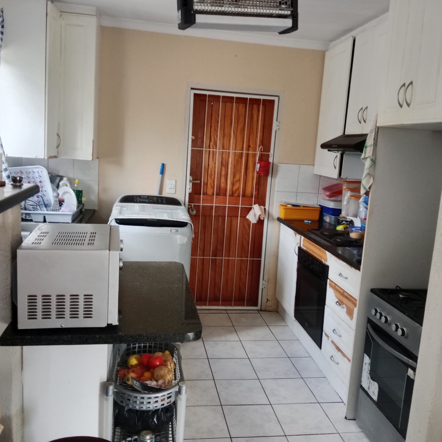 2 Bedroom Property for Sale in Noordwyk Gauteng