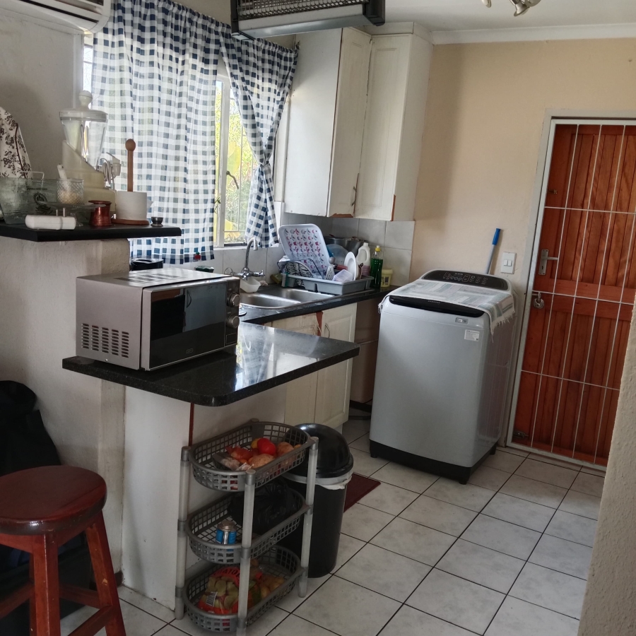 2 Bedroom Property for Sale in Noordwyk Gauteng