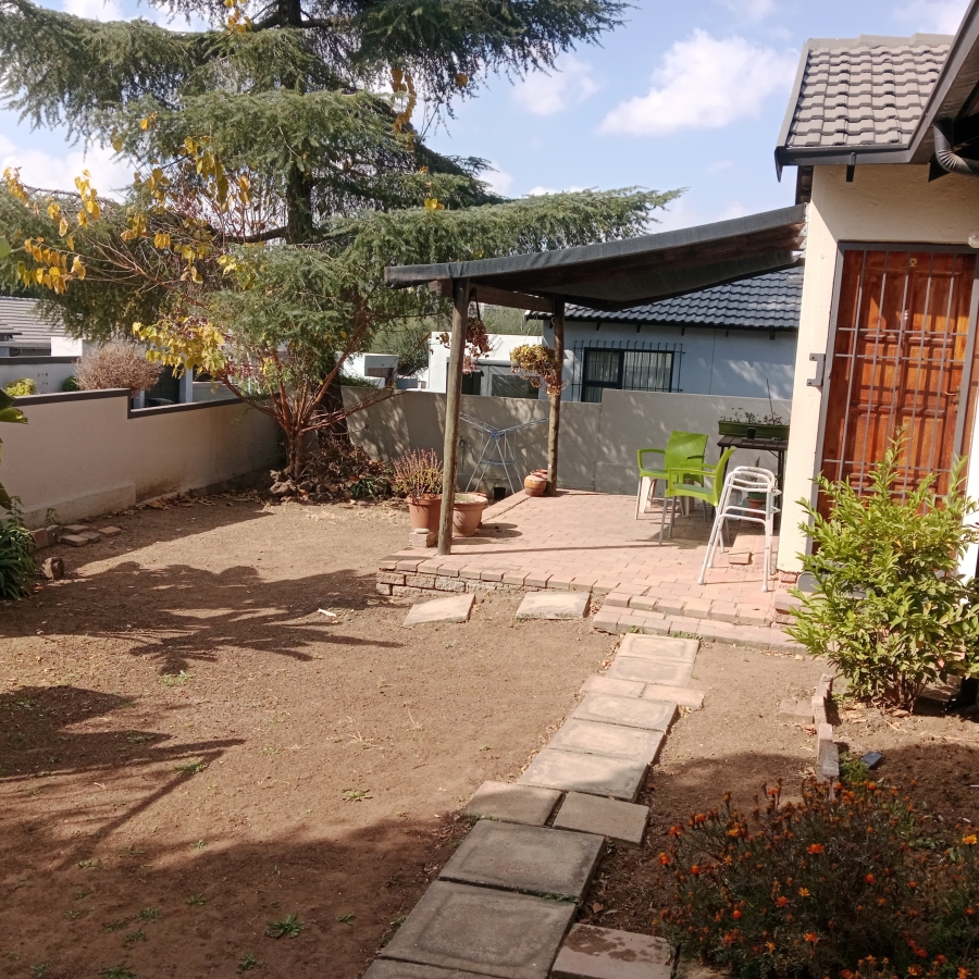 2 Bedroom Property for Sale in Noordwyk Gauteng