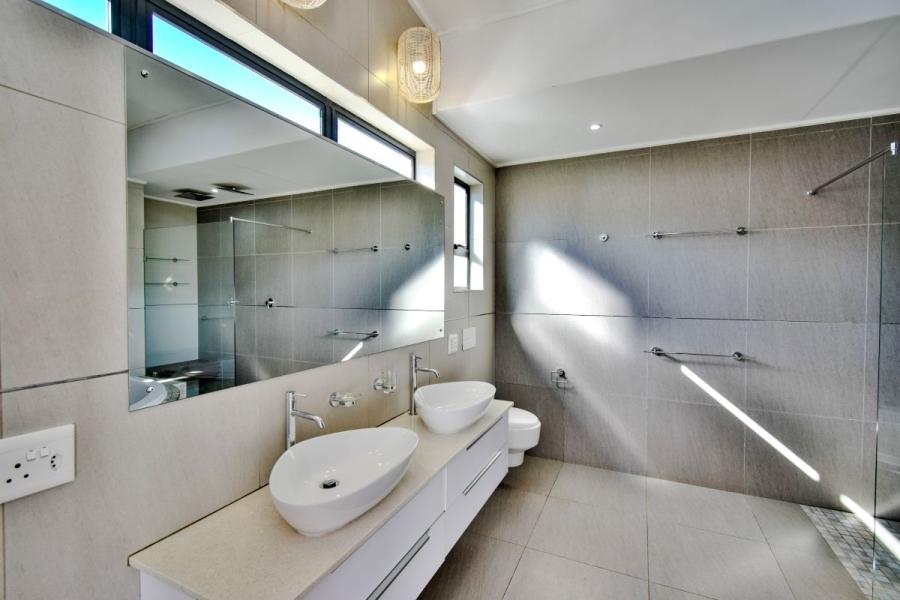 4 Bedroom Property for Sale in Midstream Ridge Gauteng