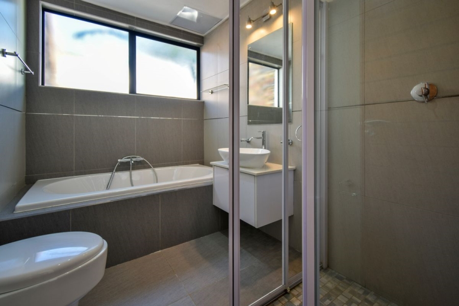 4 Bedroom Property for Sale in Midstream Ridge Gauteng