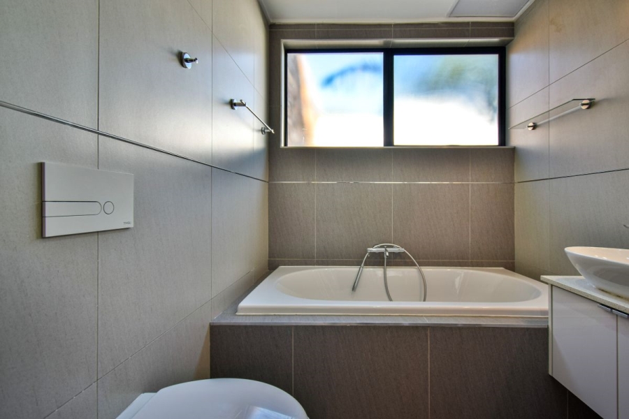 4 Bedroom Property for Sale in Midstream Ridge Gauteng