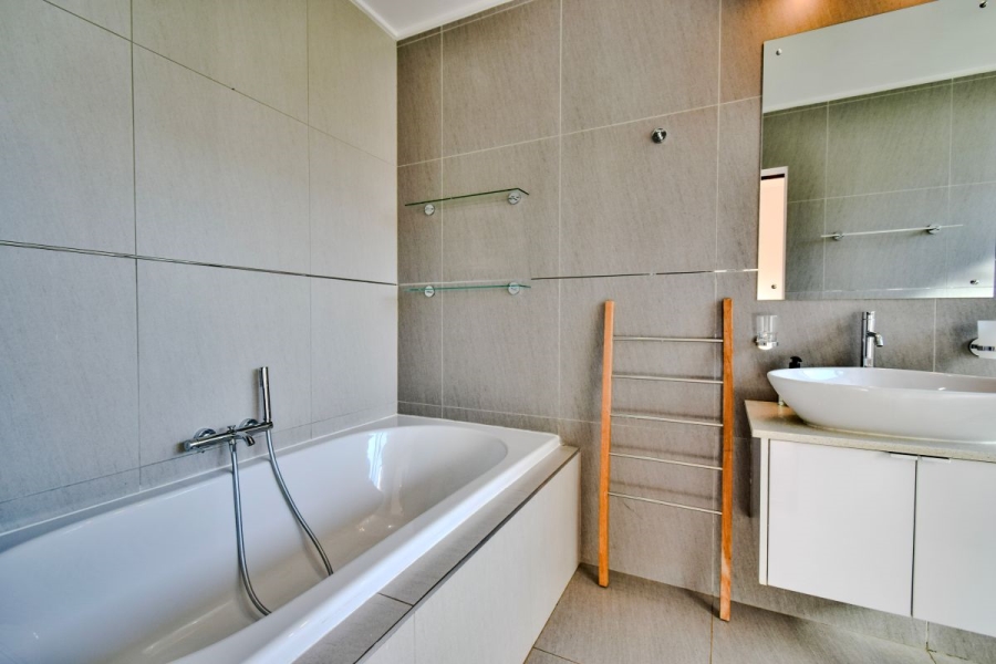 4 Bedroom Property for Sale in Midstream Ridge Gauteng