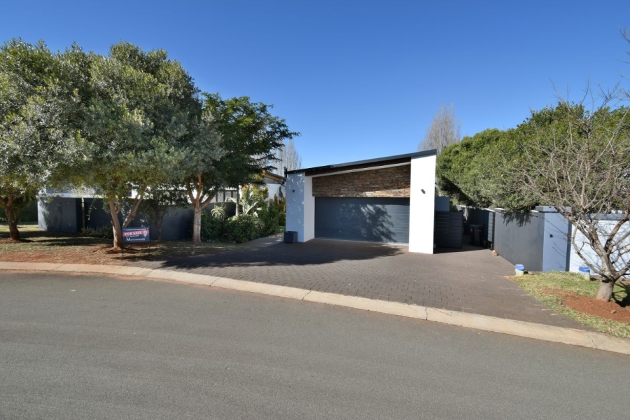 4 Bedroom Property for Sale in Midstream Ridge Gauteng