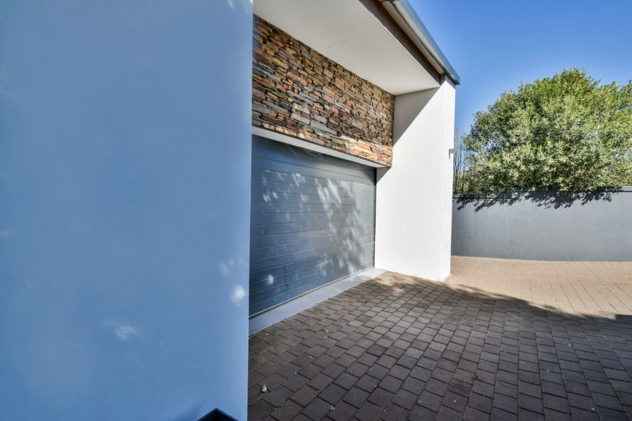 4 Bedroom Property for Sale in Midstream Ridge Gauteng