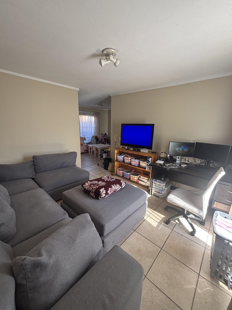 2 Bedroom Property for Sale in The Reeds Gauteng