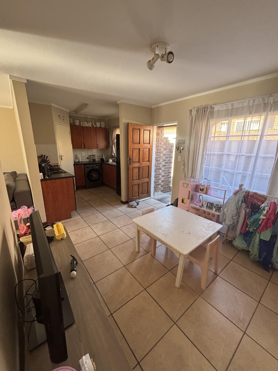 2 Bedroom Property for Sale in The Reeds Gauteng