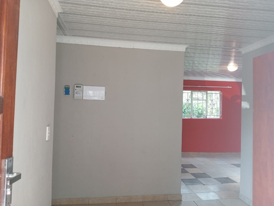 To Let 2 Bedroom Property for Rent in Croydon Gauteng