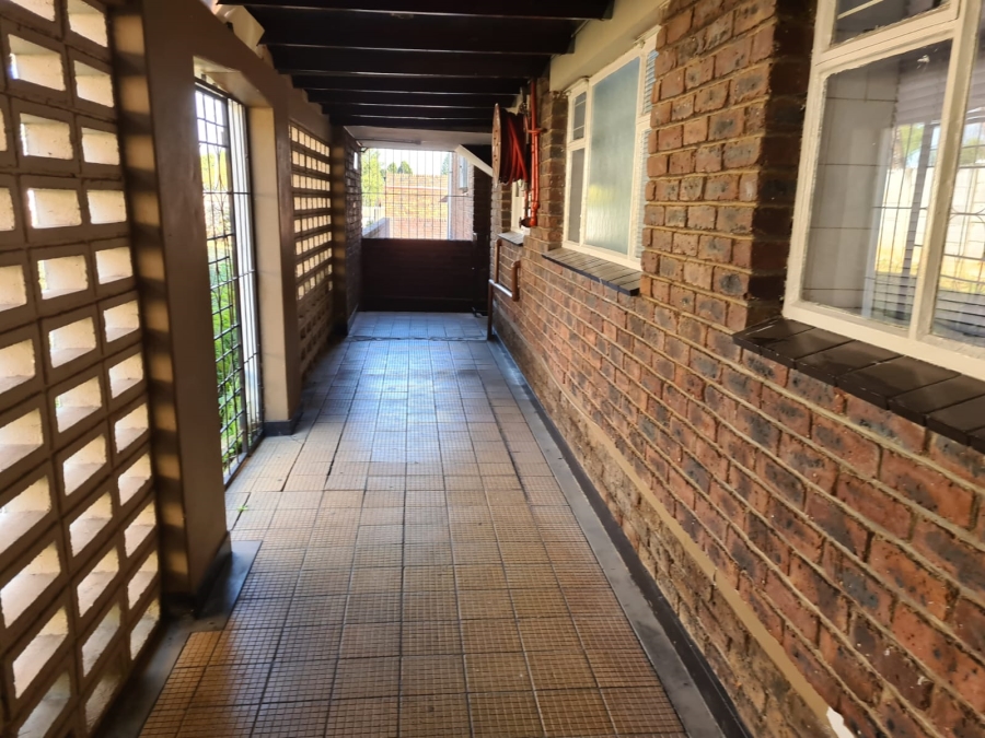 To Let 2 Bedroom Property for Rent in Windsor East Gauteng