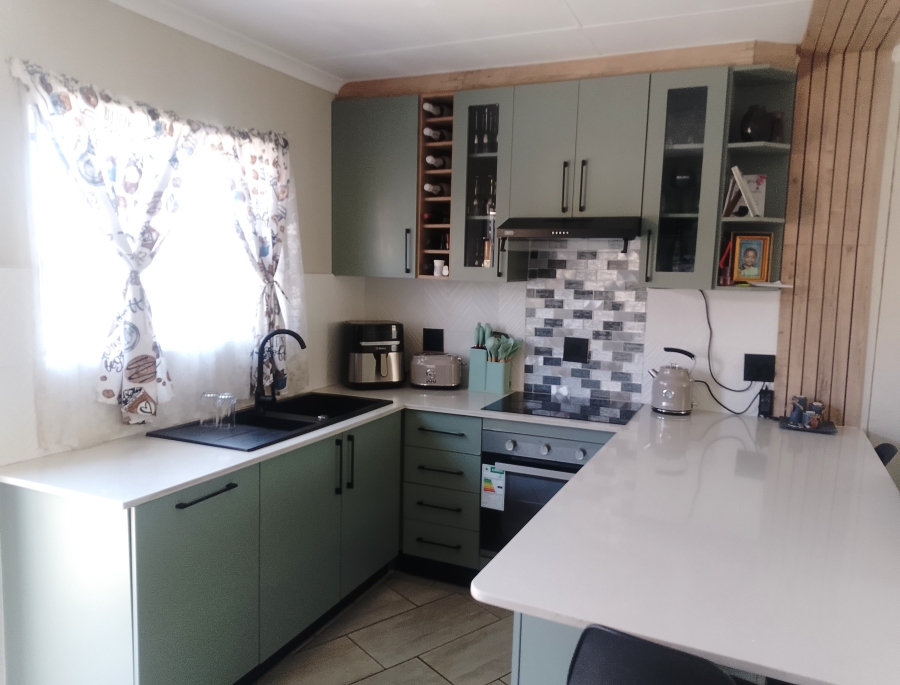3 Bedroom Property for Sale in Windmill Park Gauteng