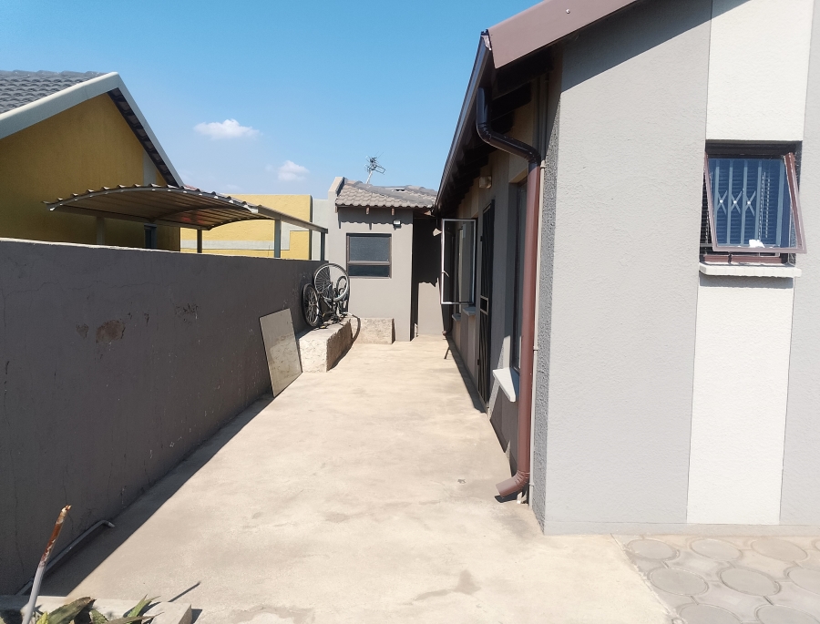 3 Bedroom Property for Sale in Windmill Park Gauteng