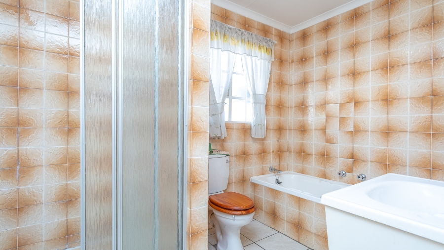 3 Bedroom Property for Sale in Sundowner Gauteng