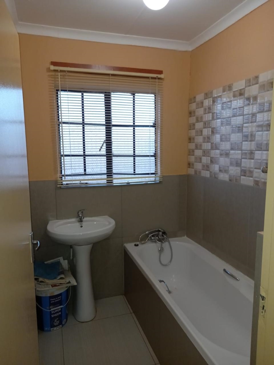To Let 3 Bedroom Property for Rent in Atteridgeville Gauteng