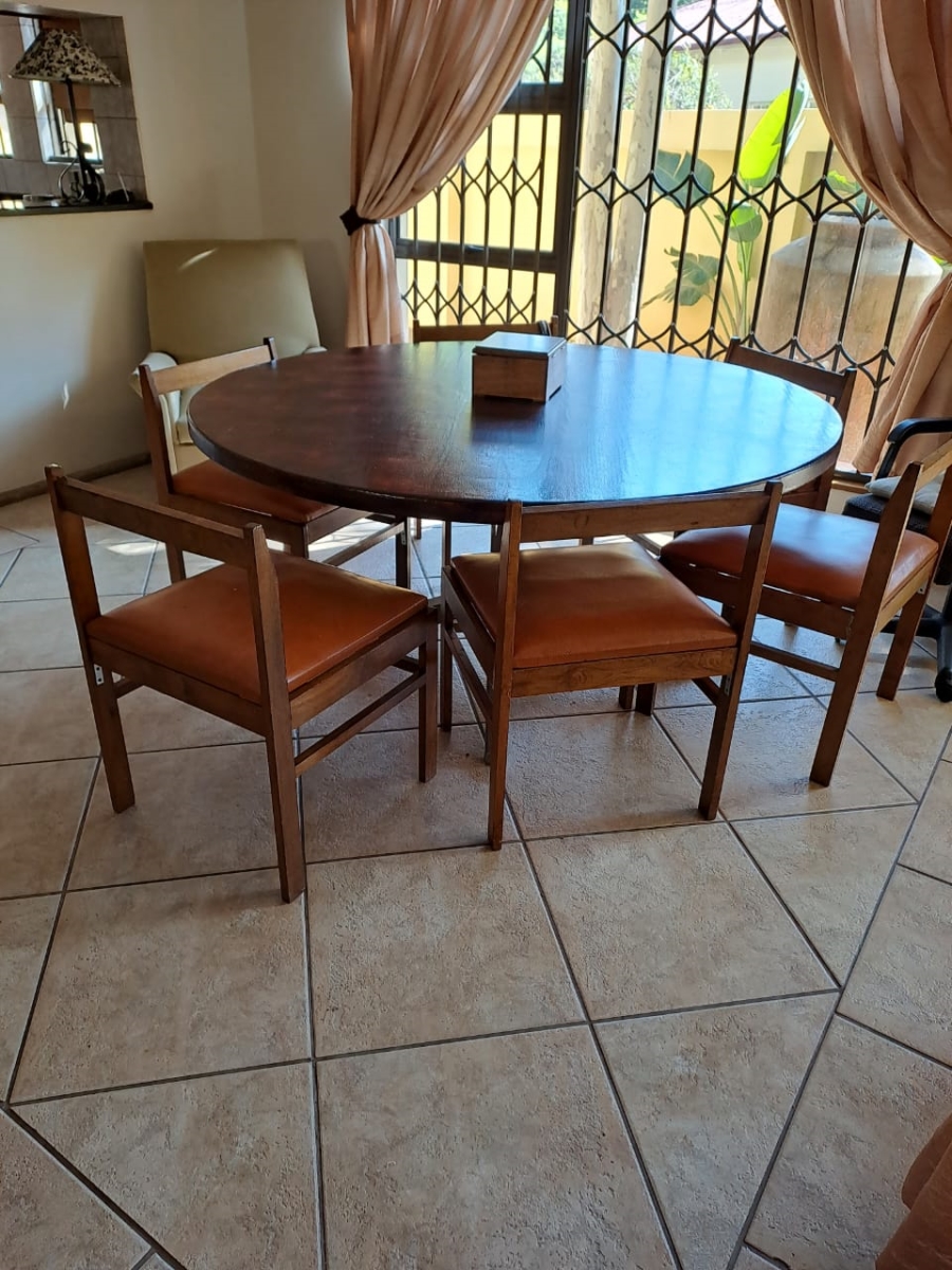 4 Bedroom Property for Sale in Nieuw Muckleneuk Gauteng