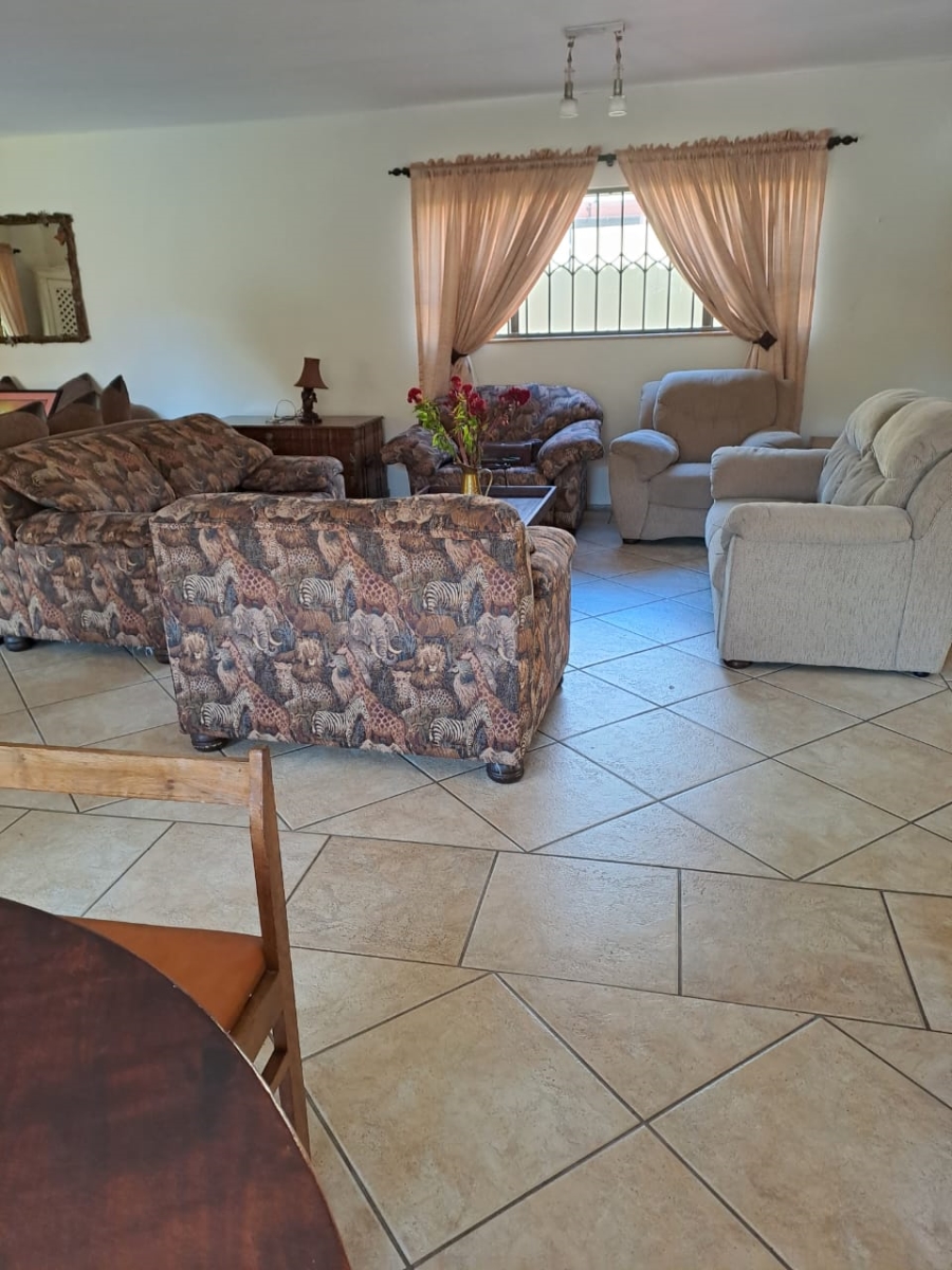 4 Bedroom Property for Sale in Nieuw Muckleneuk Gauteng