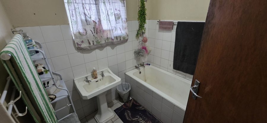 5 Bedroom Property for Sale in Parktown Estate Gauteng