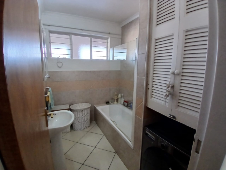 To Let 4 Bedroom Property for Rent in Lambton Gauteng