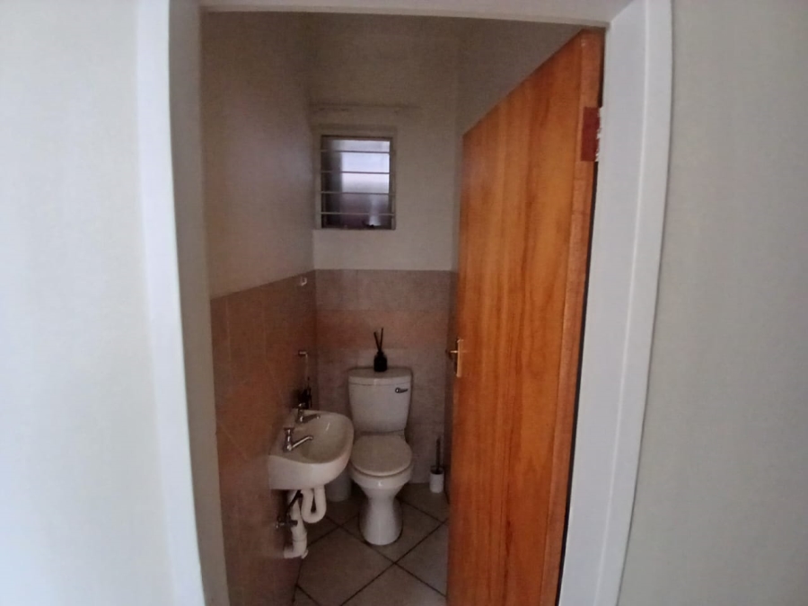 To Let 4 Bedroom Property for Rent in Lambton Gauteng