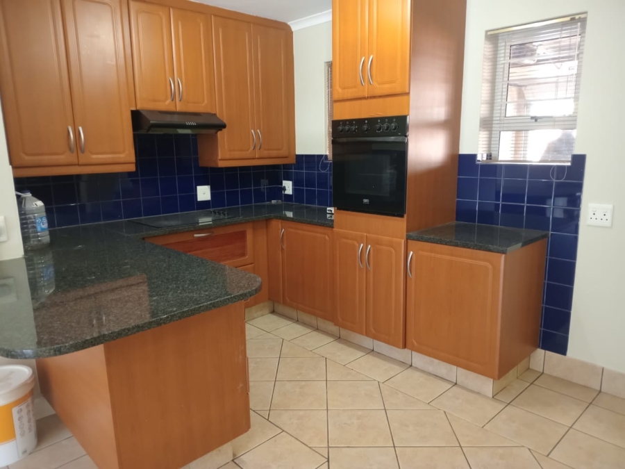 3 Bedroom Property for Sale in Nieuw Muckleneuk Gauteng