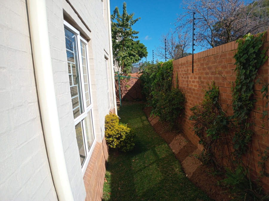 3 Bedroom Property for Sale in Nieuw Muckleneuk Gauteng