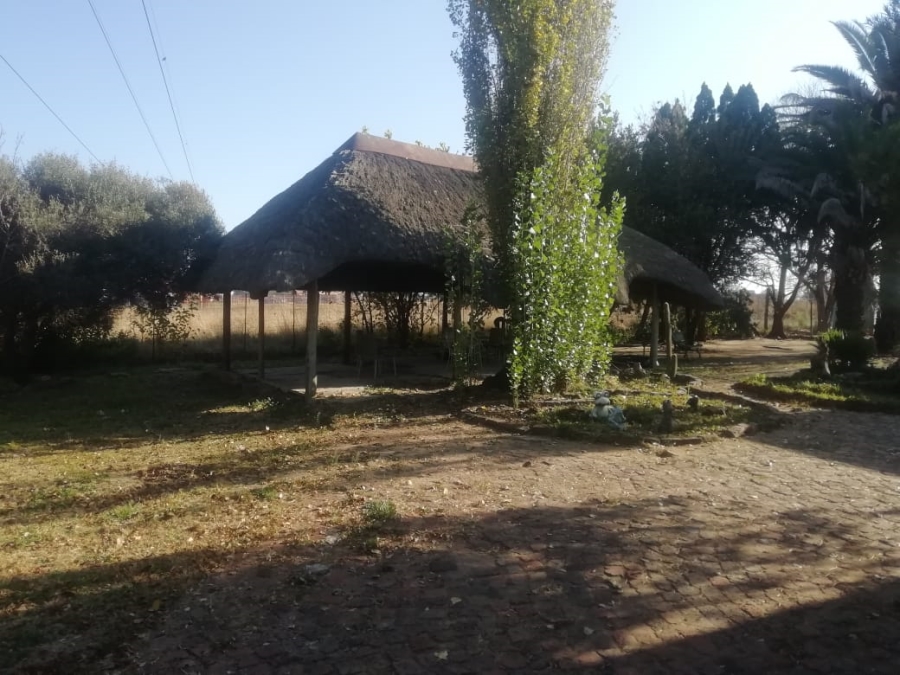 4 Bedroom Property for Sale in Louisrus Gauteng
