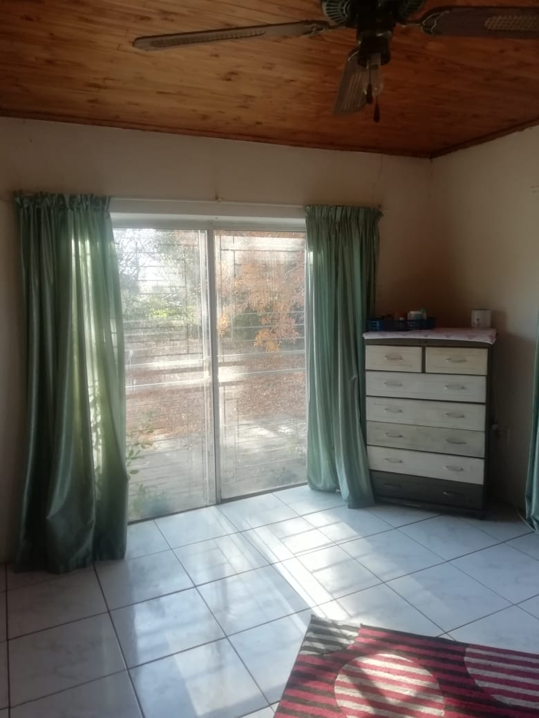4 Bedroom Property for Sale in Louisrus Gauteng