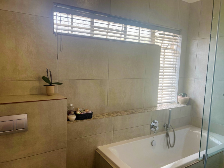 1 Bedroom Property for Sale in Edenburg Gauteng