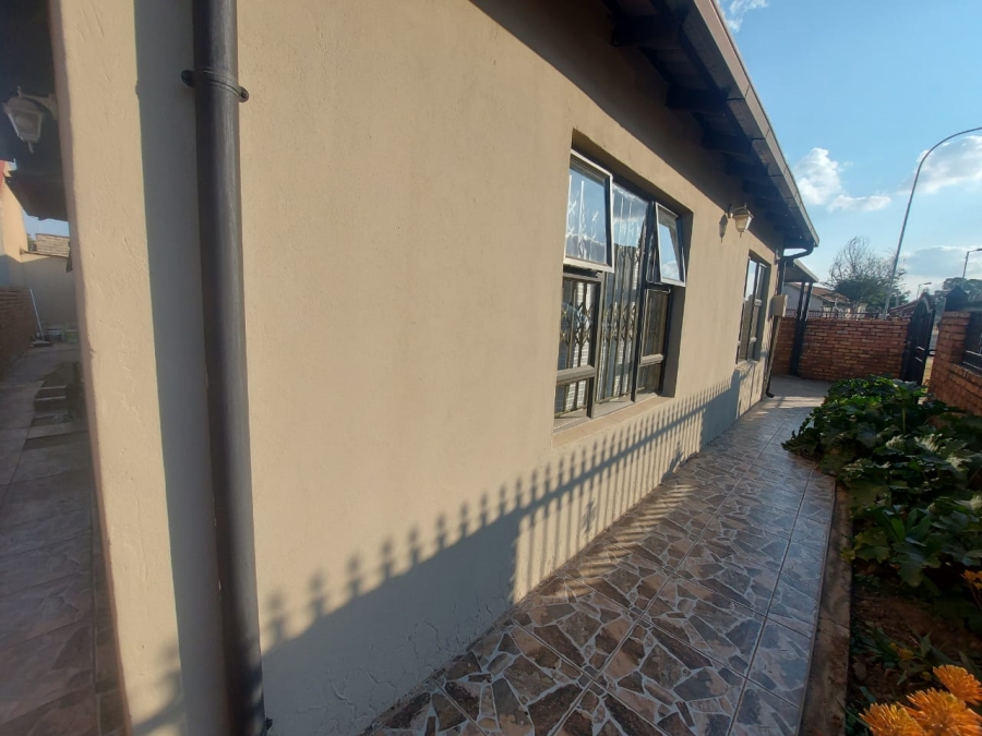 4 Bedroom Property for Sale in Mamelodi Gauteng