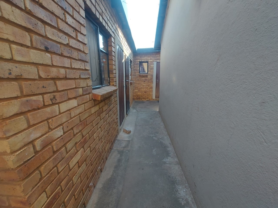 4 Bedroom Property for Sale in Mamelodi Gauteng