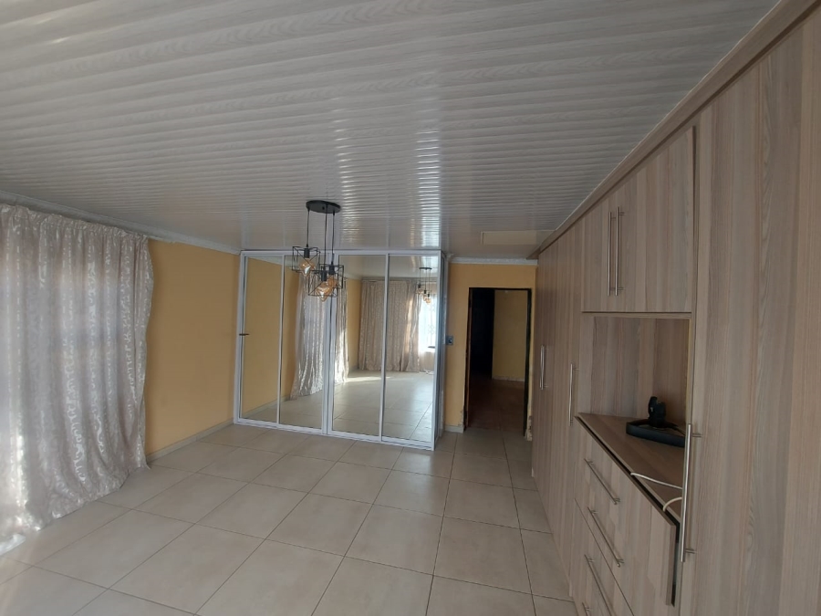 4 Bedroom Property for Sale in Mamelodi Gauteng