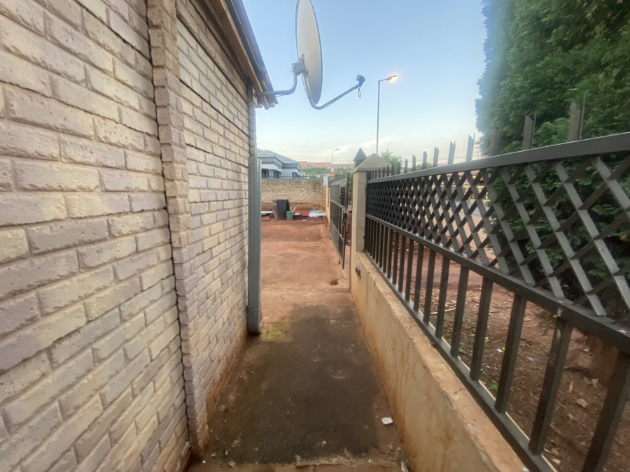 To Let 3 Bedroom Property for Rent in Atteridgeville Gauteng