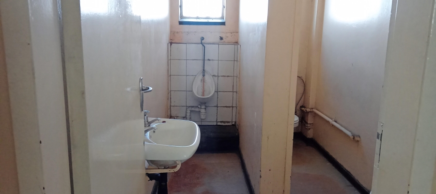 To Let commercial Property for Rent in Benrose Gauteng