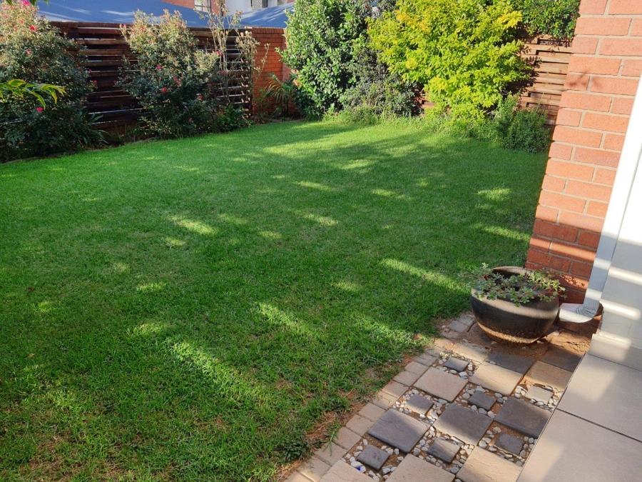 3 Bedroom Property for Sale in Greenstone Crest Gauteng