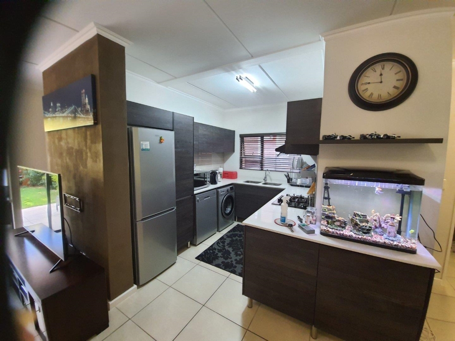 3 Bedroom Property for Sale in Greenstone Crest Gauteng