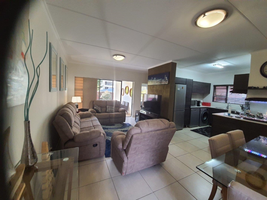 3 Bedroom Property for Sale in Greenstone Crest Gauteng