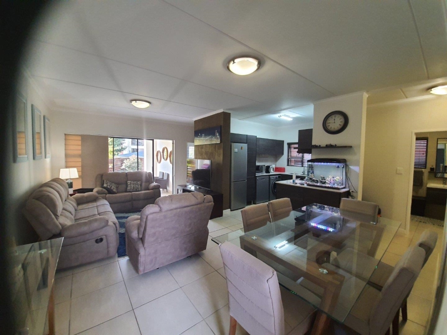 3 Bedroom Property for Sale in Greenstone Crest Gauteng