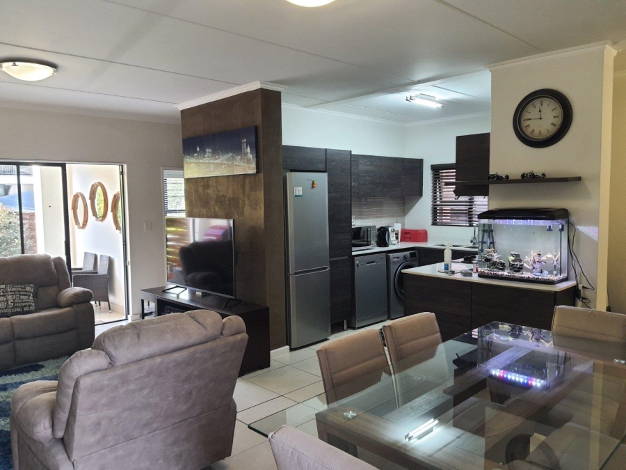3 Bedroom Property for Sale in Greenstone Crest Gauteng