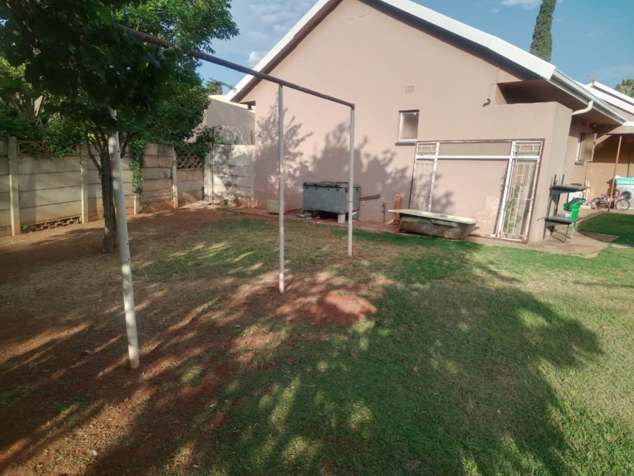 4 Bedroom Property for Sale in Westonaria Gauteng