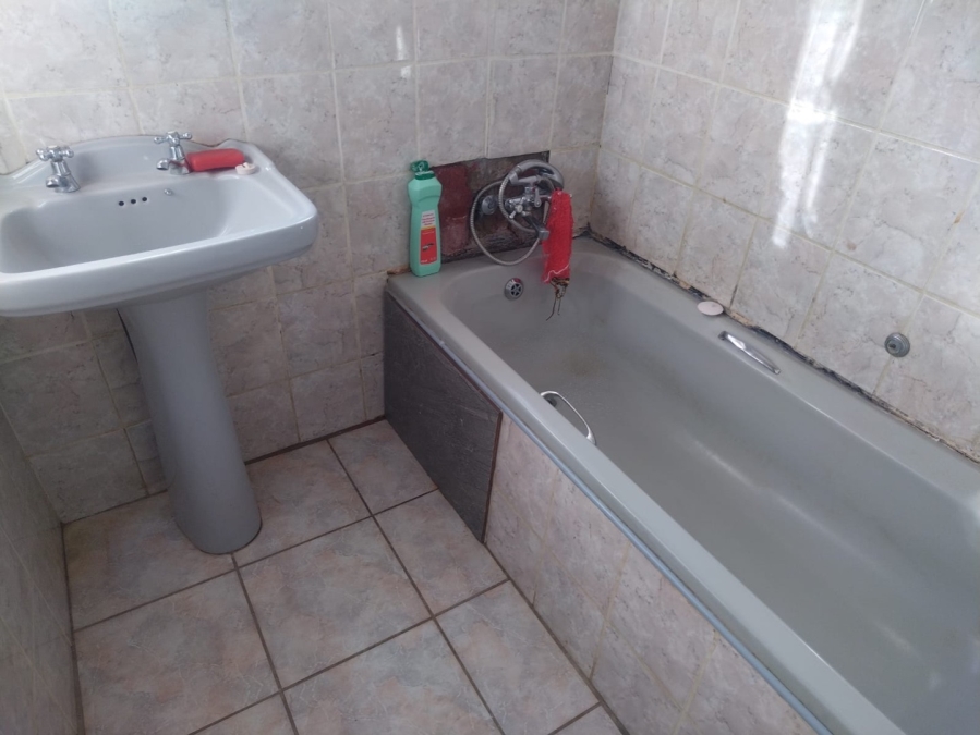 4 Bedroom Property for Sale in Westonaria Gauteng