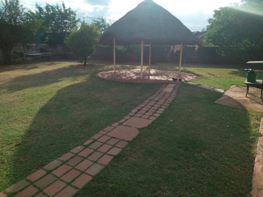 4 Bedroom Property for Sale in Westonaria Gauteng