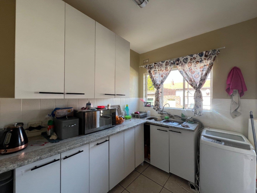 2 Bedroom Property for Sale in Fontainebleau Gauteng