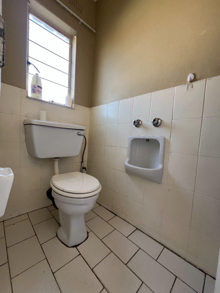 2 Bedroom Property for Sale in Fontainebleau Gauteng