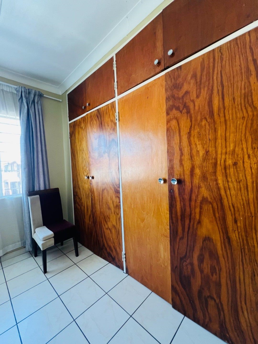 2 Bedroom Property for Sale in Fontainebleau Gauteng