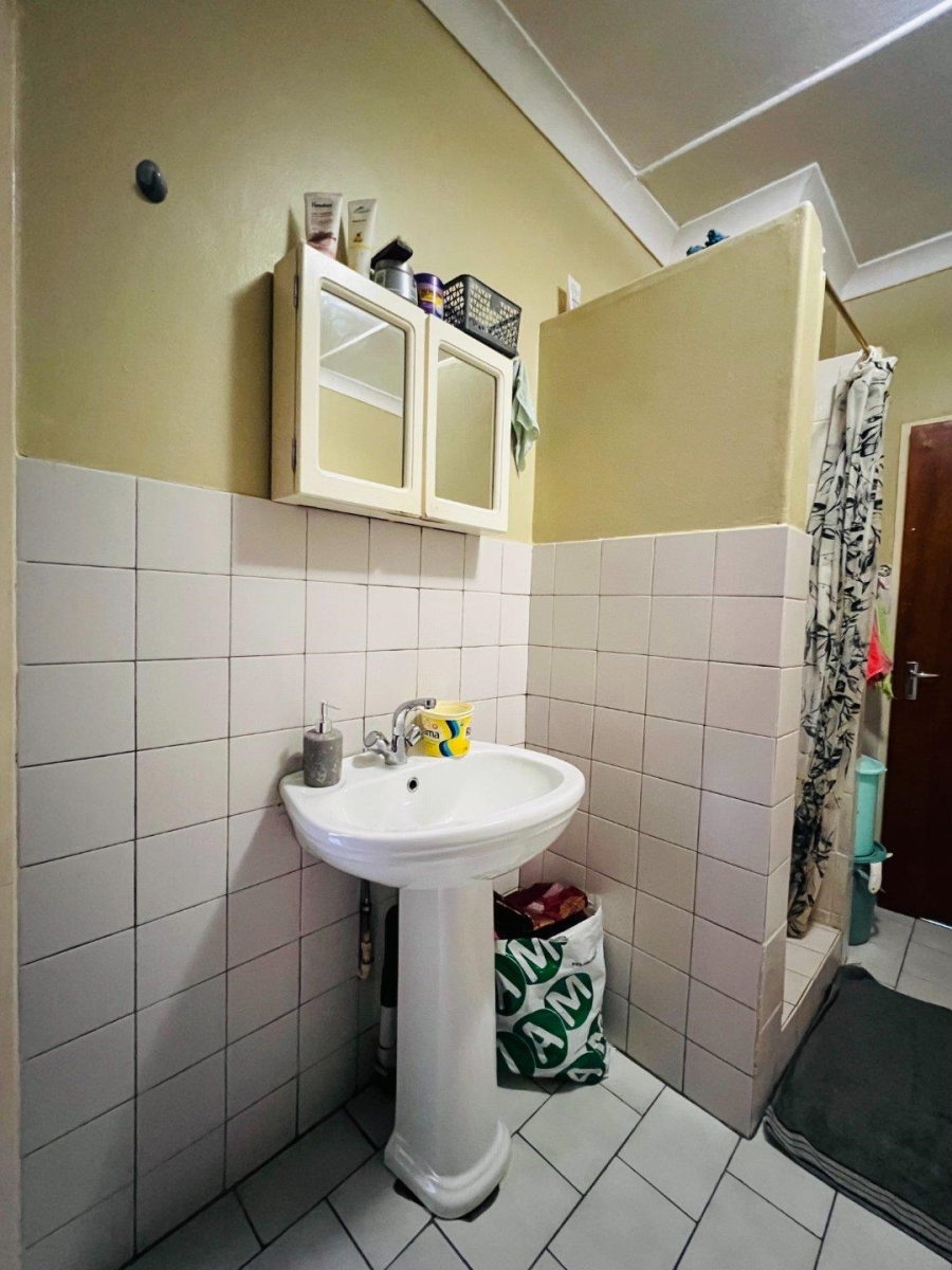 2 Bedroom Property for Sale in Fontainebleau Gauteng