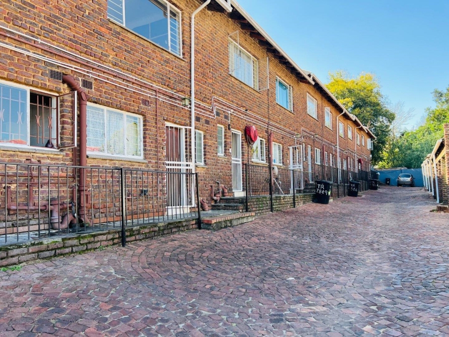 2 Bedroom Property for Sale in Fontainebleau Gauteng