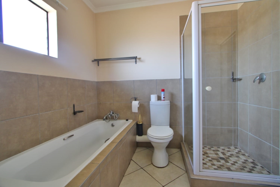 3 Bedroom Property for Sale in Noordwyk Gauteng